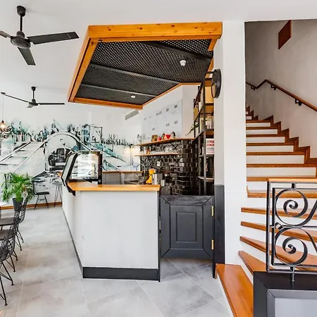 Szálloda Djumba & Cafe 3*