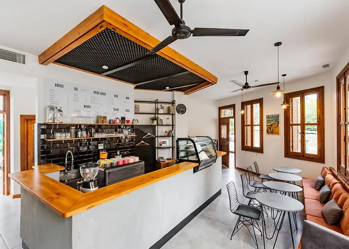 Готель Djumba & Cafe