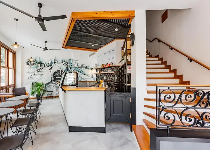 Готель Djumba & Cafe 3*