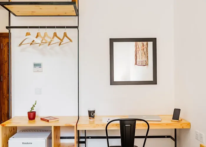 Djumba & Cafe Готель 3*