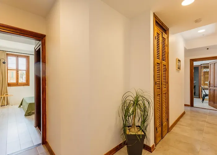 Djumba & Cafe Готель Нікосія