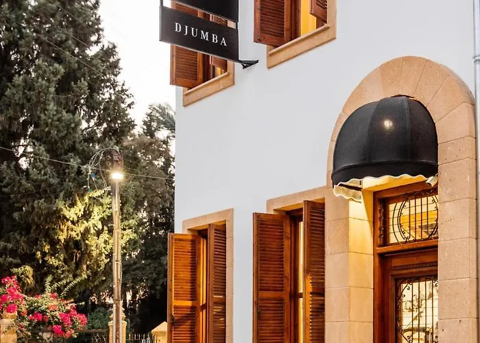 Готель Djumba & Cafe